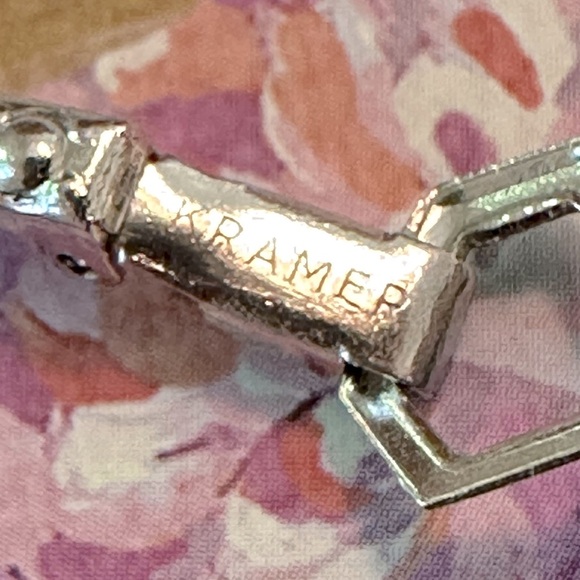 Signed Vintage Kramer Blue Rhinestone Bracelet MCM Tennis Bracelet 7 1/4” 1950’s - Picture 8 of 14